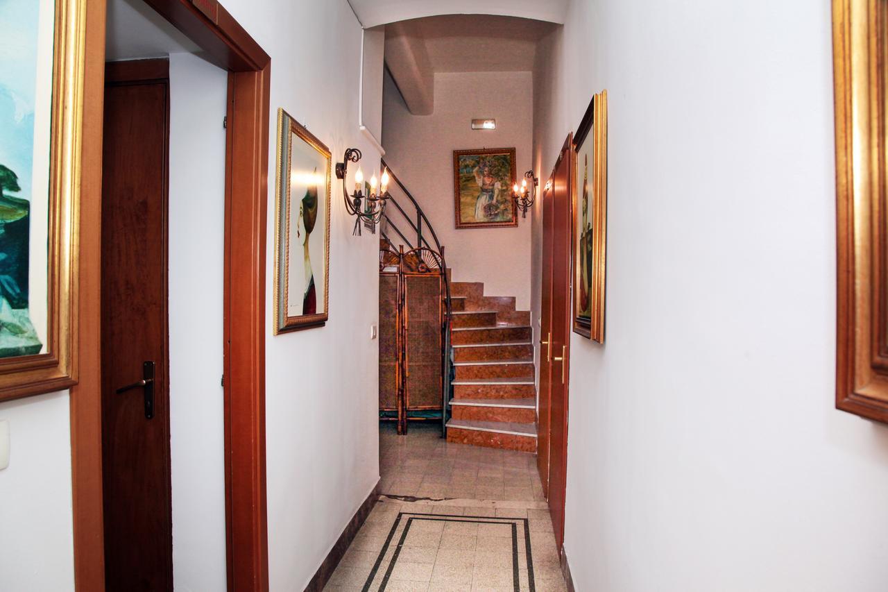 Crispi Rooms Catânia Exterior foto