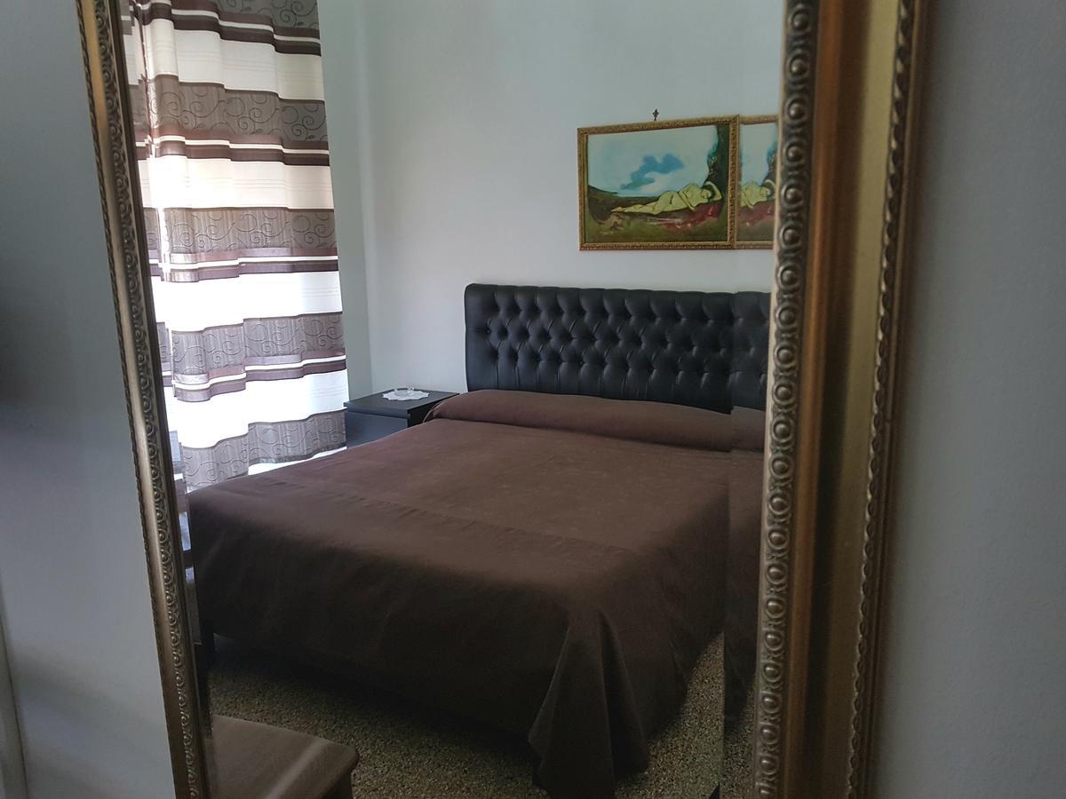 Crispi Rooms Catânia Exterior foto